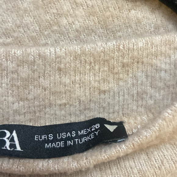 Zara Soft Touch Long Sleeve Sweater With Pearl Accents Size Small - Picture 3 of 3